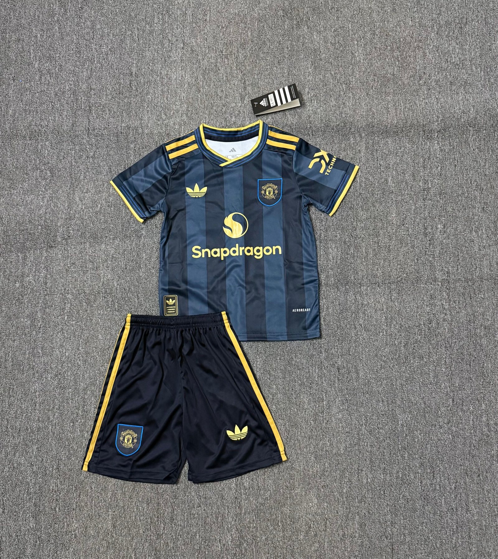 Manchester United adidas Third  Kids Kit Jersey 2026/27