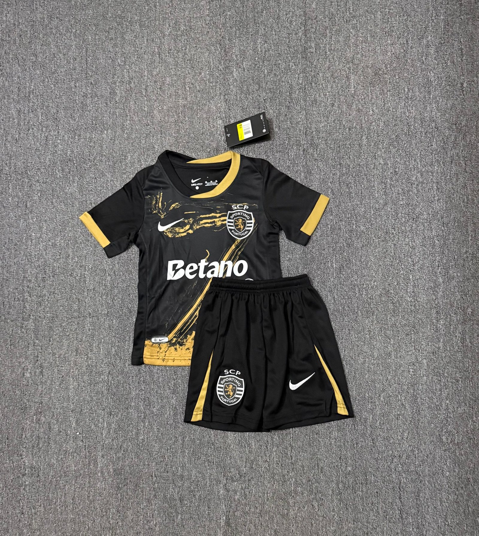 Cristiano Ronaldo honoured by new Jersey KIDS KIT 2026/27