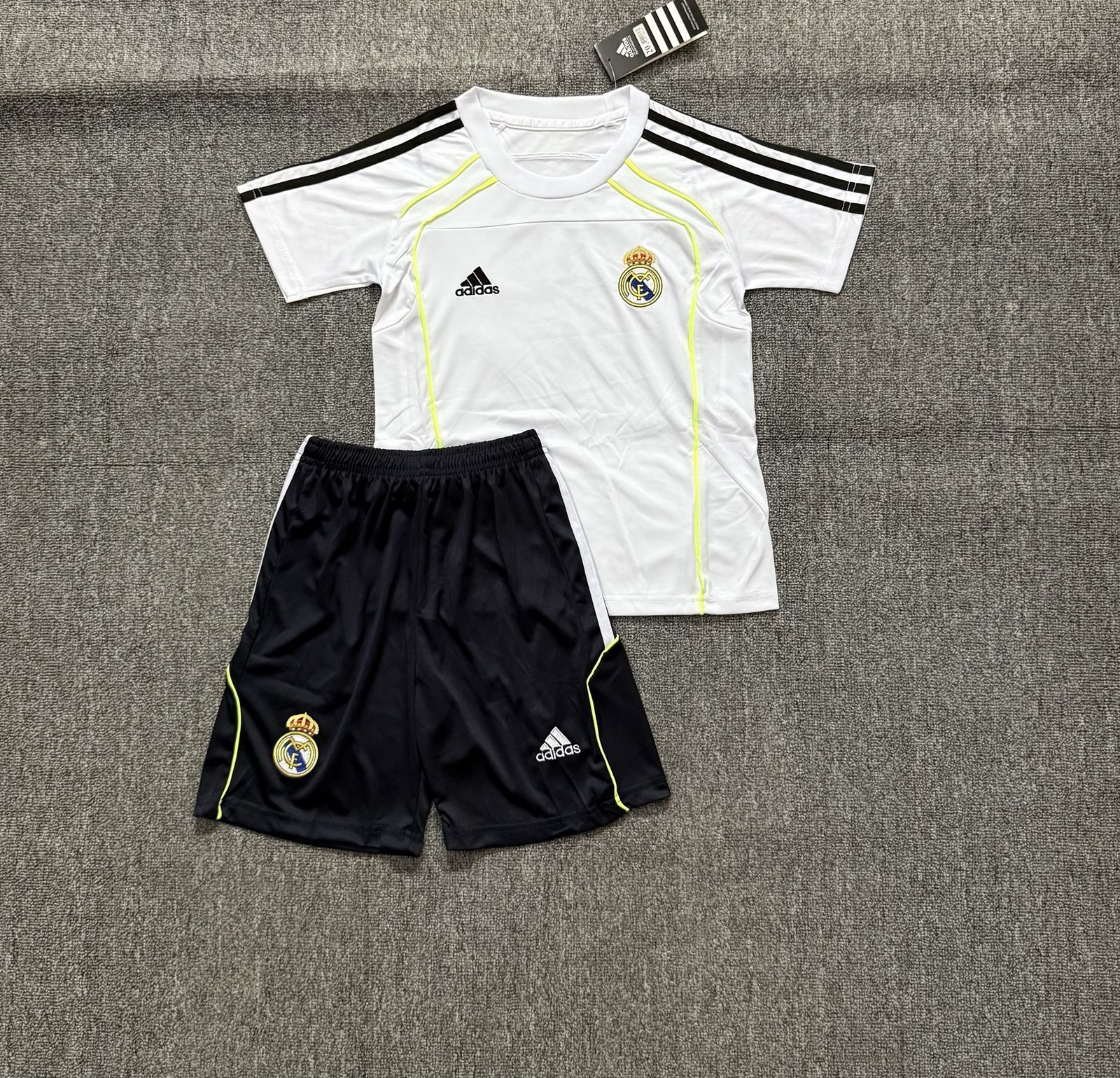 Real Madrid White Jersey Kids Kit 2026/27