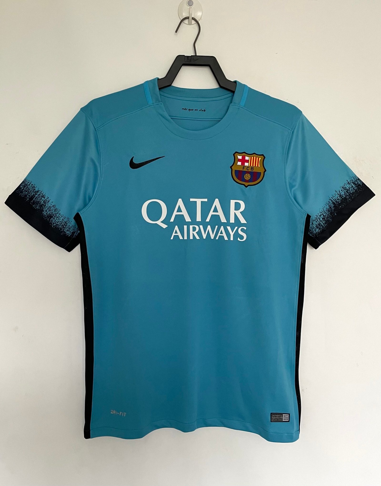 2015/16 Barcelona Third Kit 7