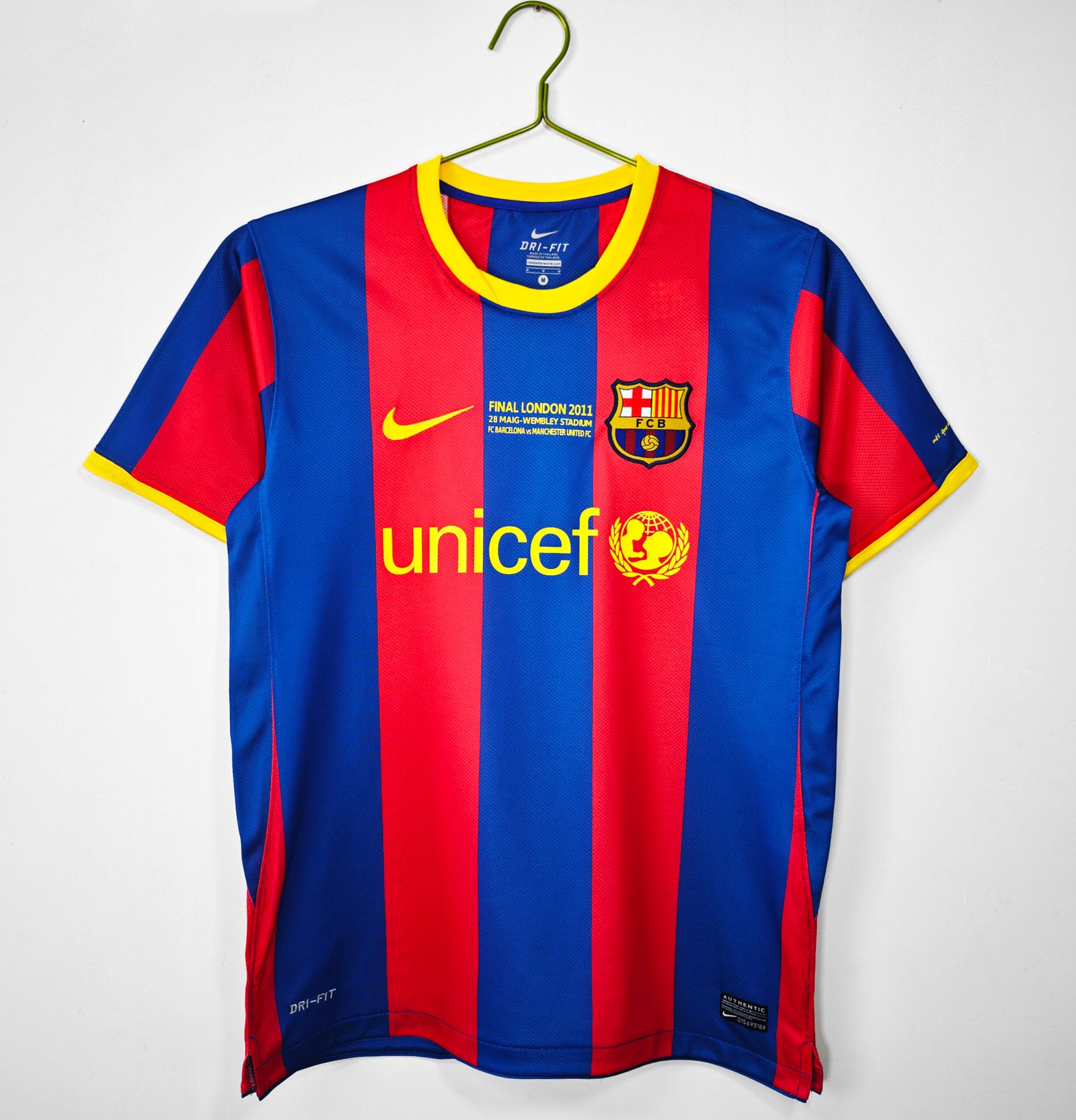 2010/11 FC Barcelona Home UEFA Champions League Jersey #8 A12