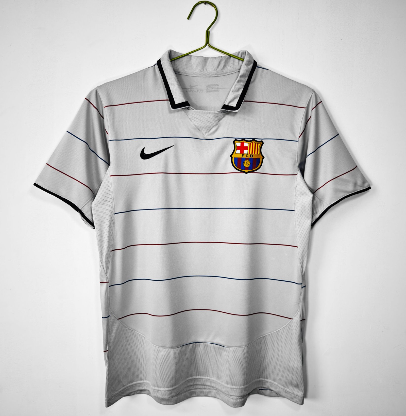 2003/04 FC Barcelona Away Jersey #8 A9