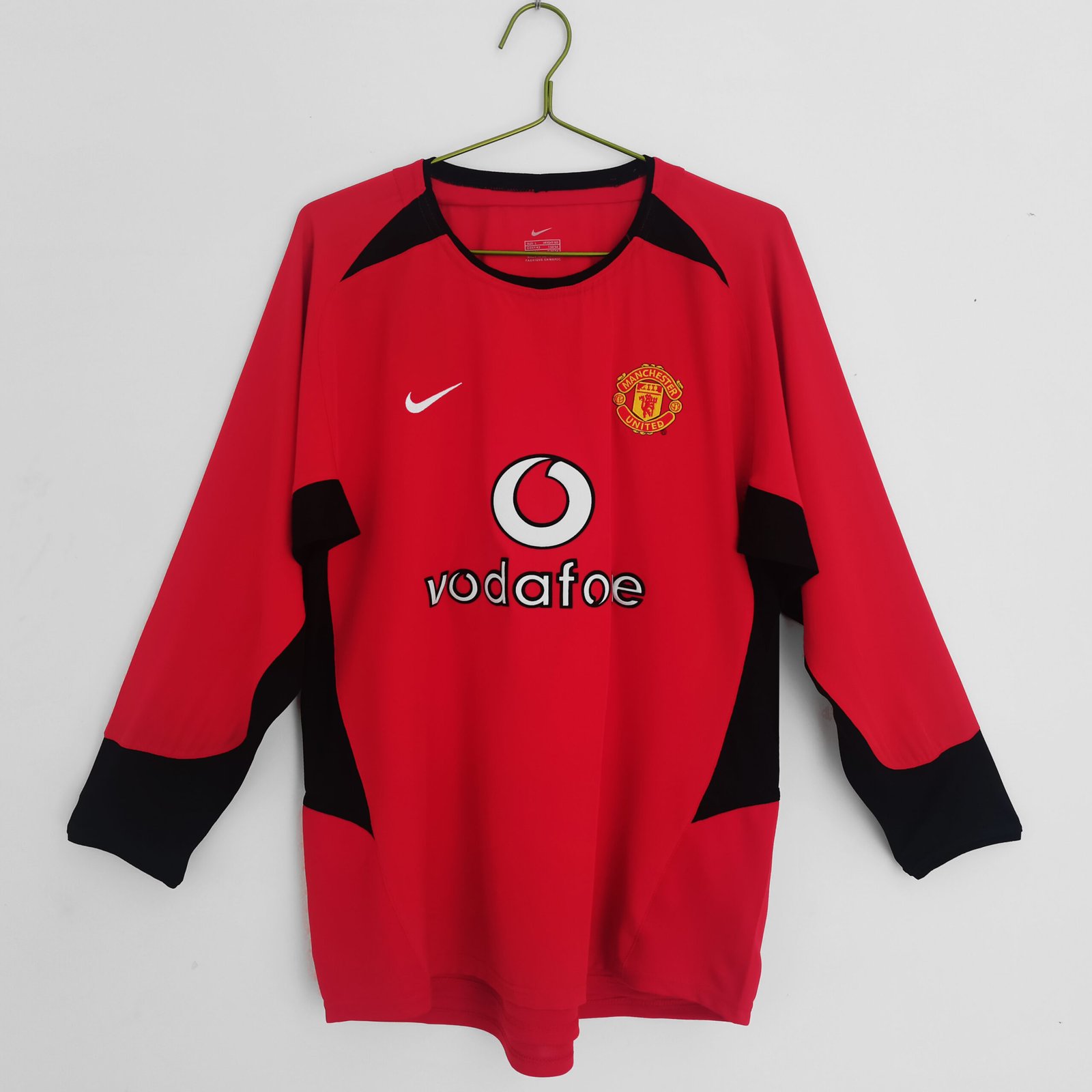 2002/04 Manchester United F.C. Home Retro Jersey #3 B8