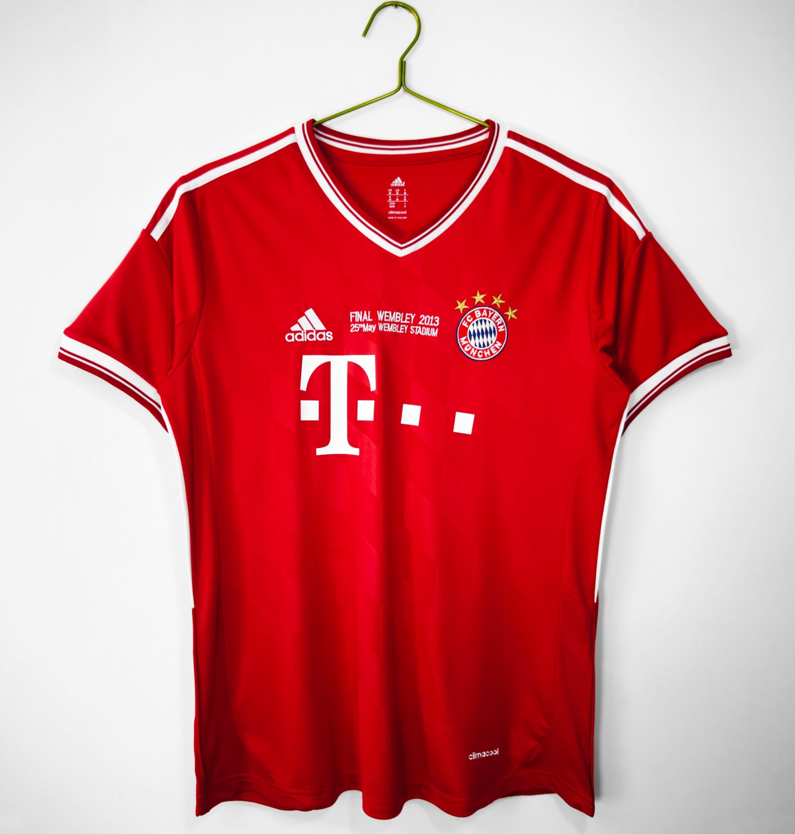 2013/14 FC Bayern Munich Home Retro Jersey #8 A11
