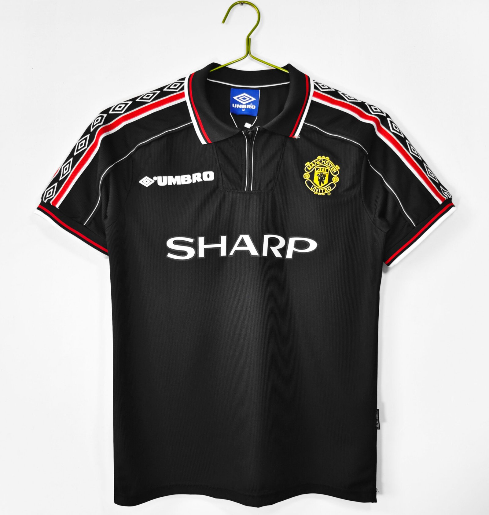 1998/99 Manchester United F.C. Black Away Retro Jersey #8 A12